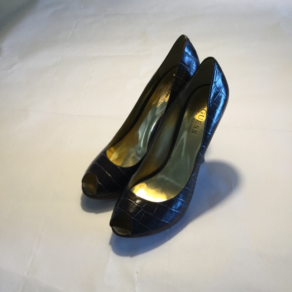 Guess by Marciano Croc Finish Pumps